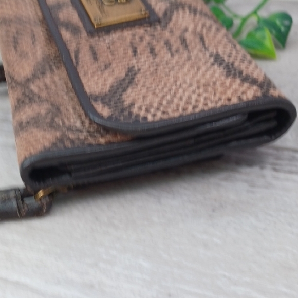 Sharif Wallet Wristlet - Picture 11 of 11